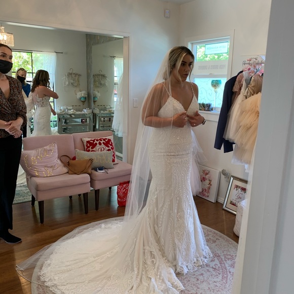 Wedding Dress: Lilian West 1159 - Picture 5 of 7